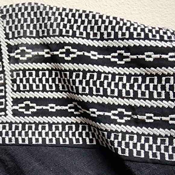 Cupio Black/White Aztec Embroidered Scoop Neck Cap Sleeve Blouse Size Small - Picture 5 of 14